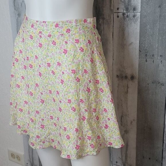 Charlie Holiday Willow Festive Floral Skirt - Picture 5 of 8